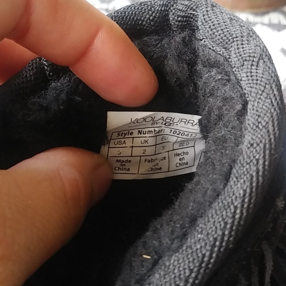 GIFTED Koolaburra by Ugg Black Cable Fringe Boots Uggs - Picture 10 of 15